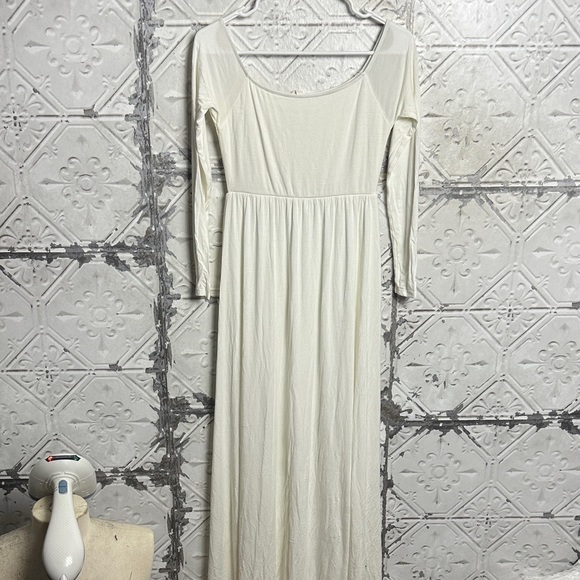 Pinkblush Dresses & Skirts - Pinkblush maternity off shoulder Cream Long Sleeve Maxi Dress